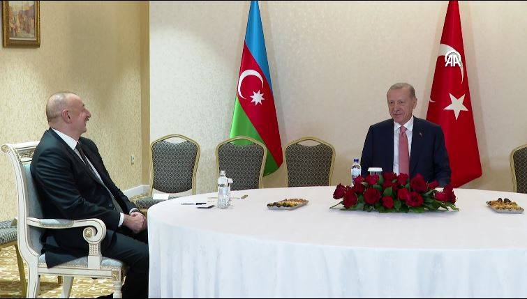 Erdoğan Aliyev ve Şerif ile üçlü toplantı yaptı 9